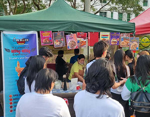 Archer's Kitchen Crowd Right